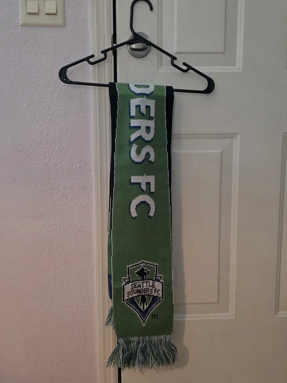 NWOT- Unisex Seattle Sounders Green Team Scarf